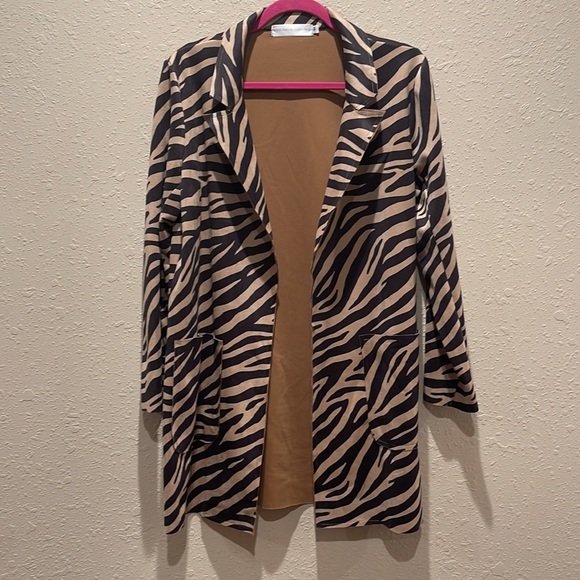 The Porter Collective Animal Print Long Jacket Size Medium - Picture 3 of 10